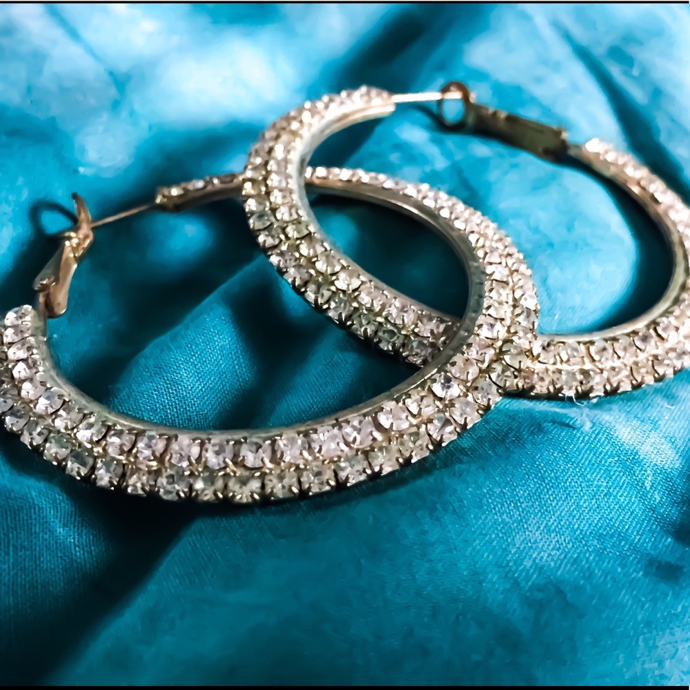 ✨Faux Diamond Hoop Earrings✨